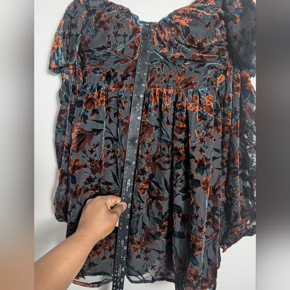House Of Harlow Burna Mini Dress Velvet Burnout Dark Moody Floral Off Shoulder S - Picture 7 of 12